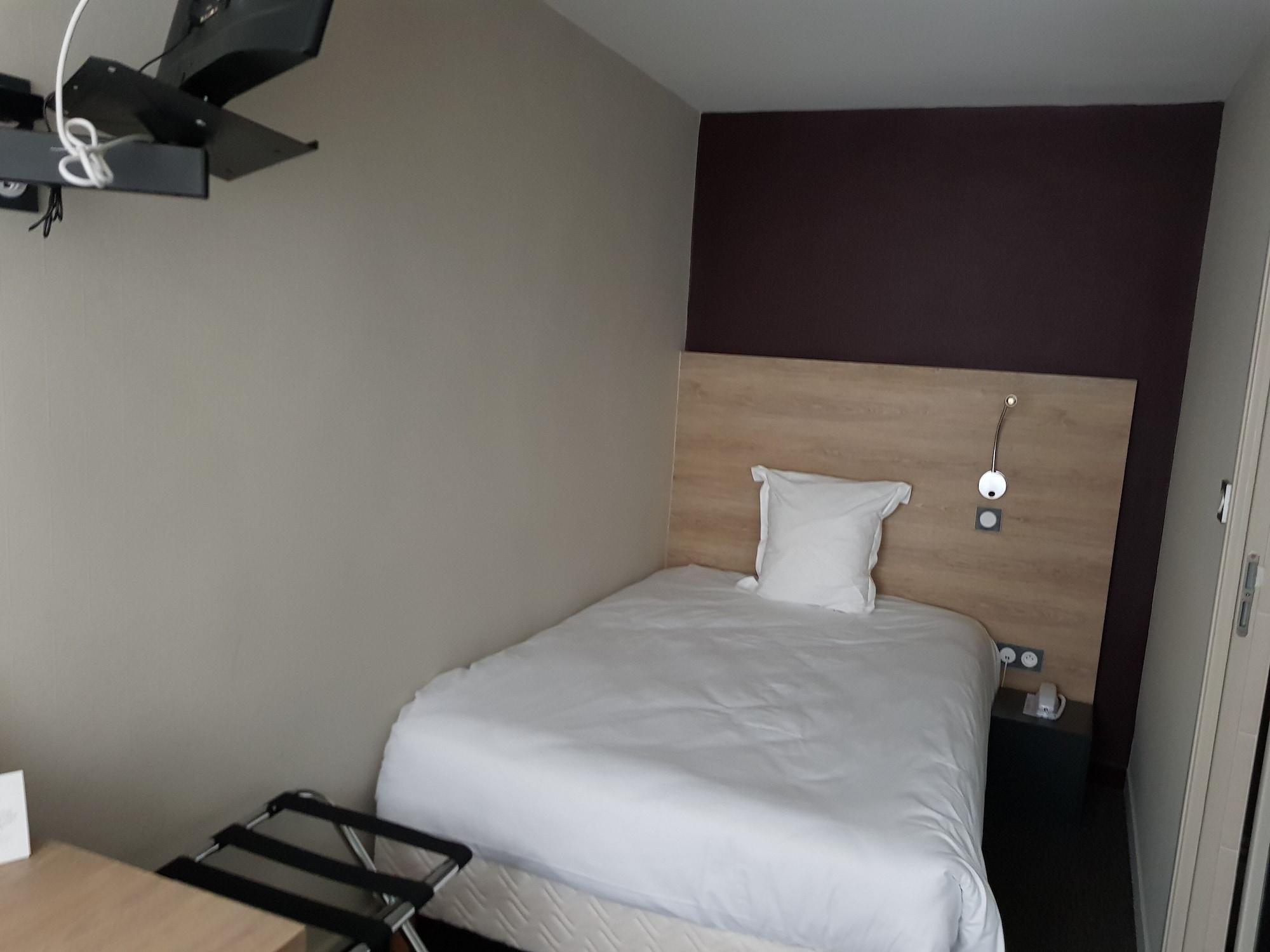 Logis Hotel A La Bonne Auberge Laval  Exterior foto